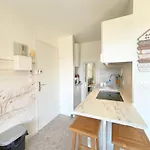 Apartment Refait En 2024 Avec Terrasse, Climatisation Et Parking, A 50m De La - Fr-1-338-588 *