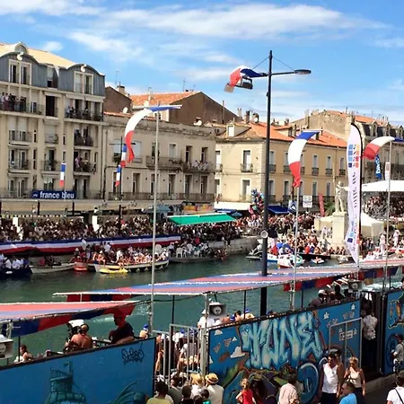 Refait En 2024 Avec Terrasse, Climatisation Et Parking, A 50m De La - Fr-1-338-588 Appartement Sète
