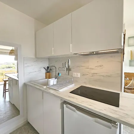 Refait En 2024 Avec Terrasse, Climatisation Et Parking, A 50m De La - Fr-1-338-588 Διαμέρισμα Σετ